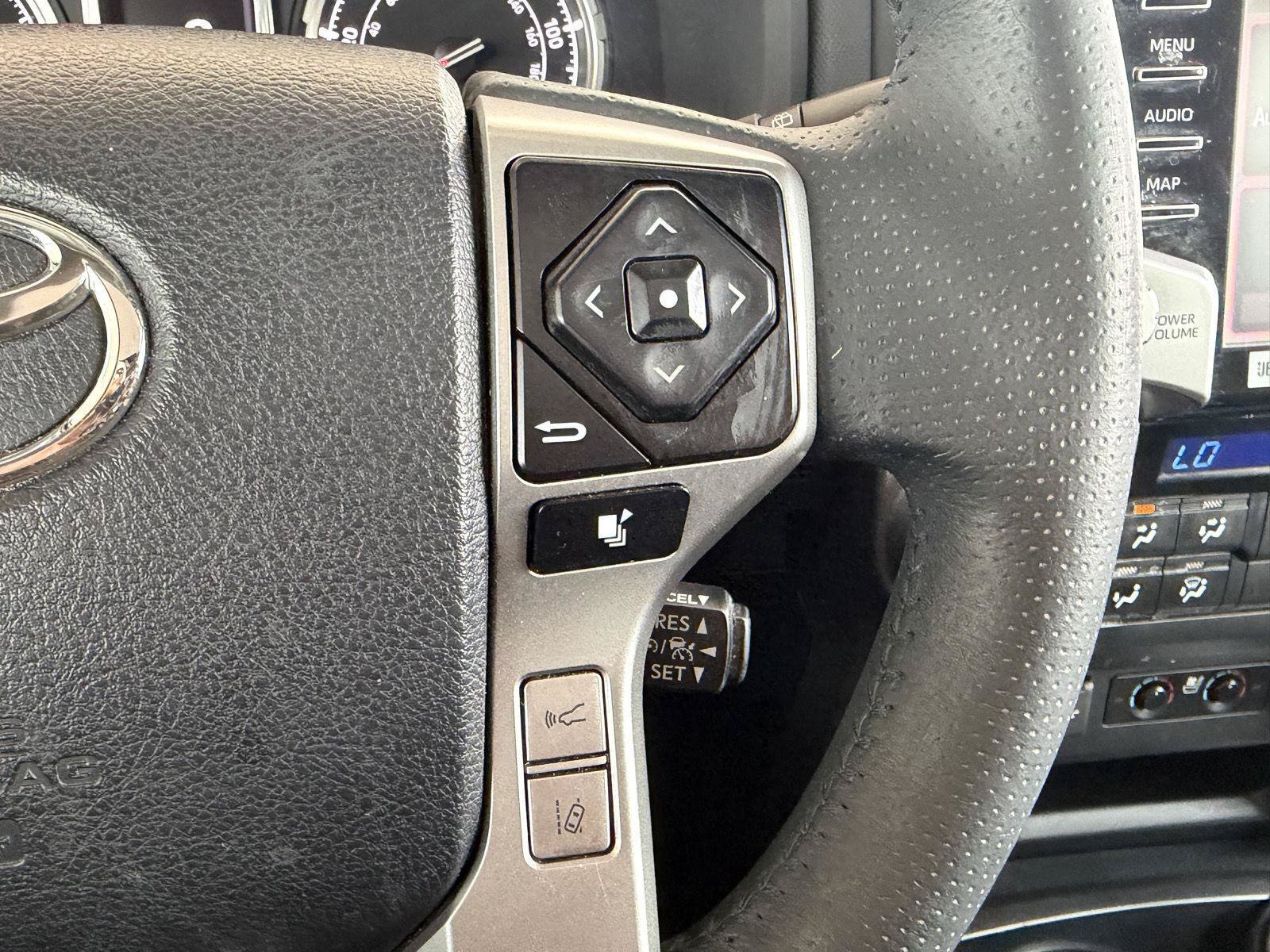Used 2020 Toyota 4Runner Limited AWD/4WD image 41