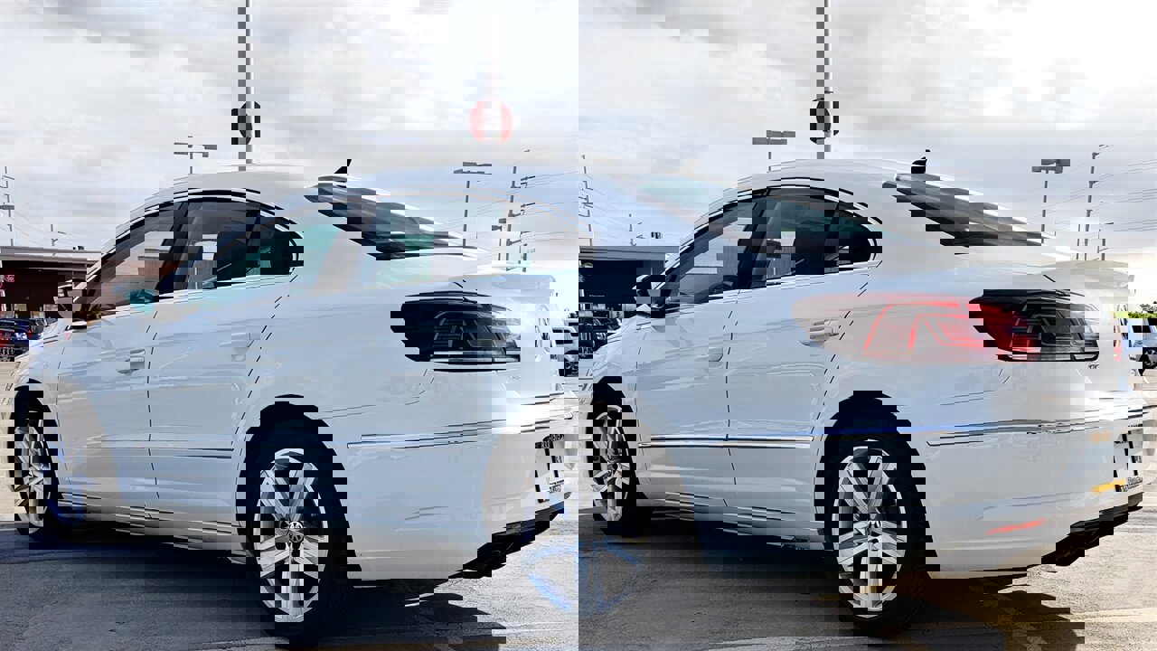 Used 2015 Volkswagen CC Sport image 3