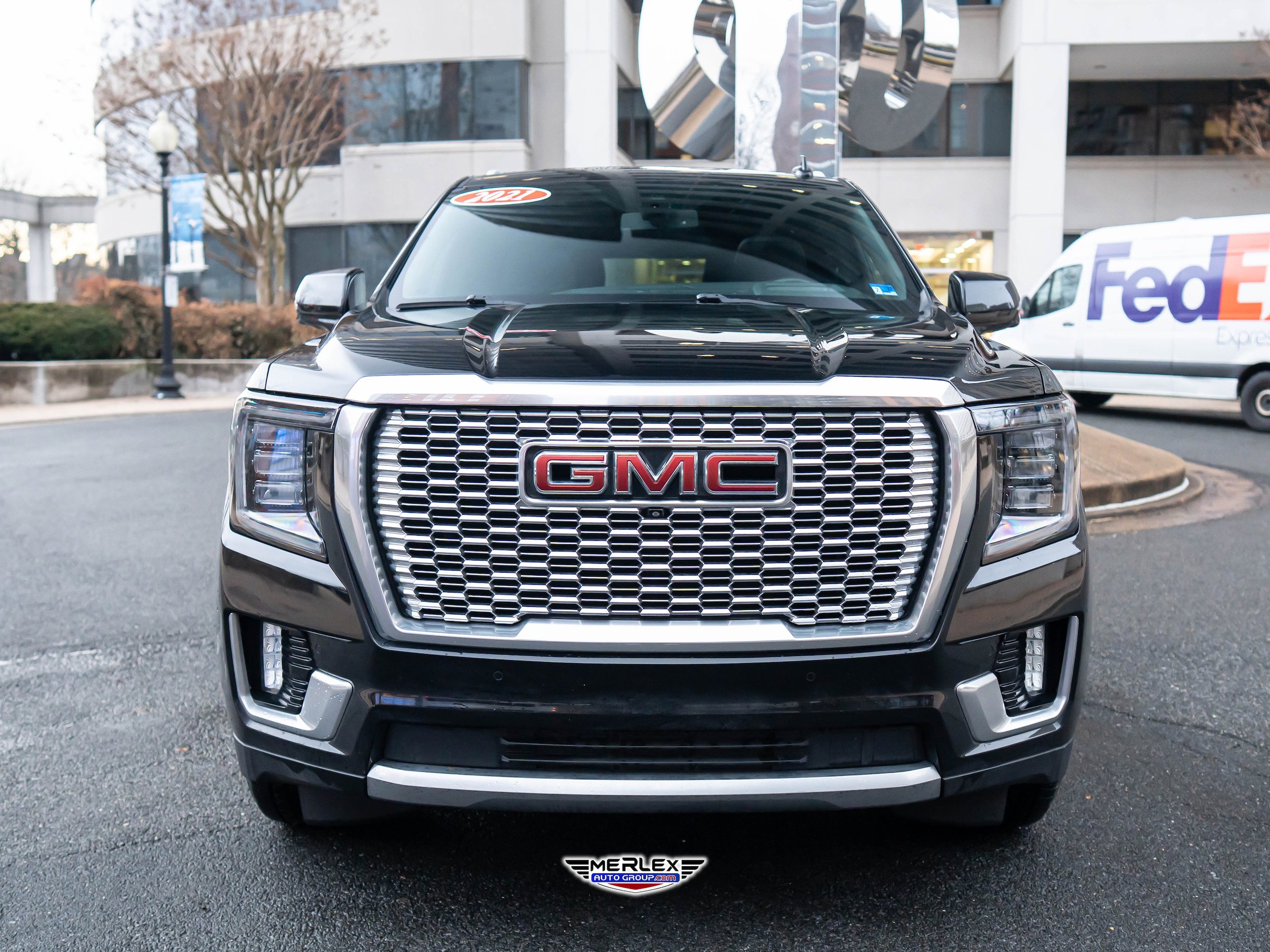 Used 2021 GMC Yukon XL Denali AWD/4WD image 2