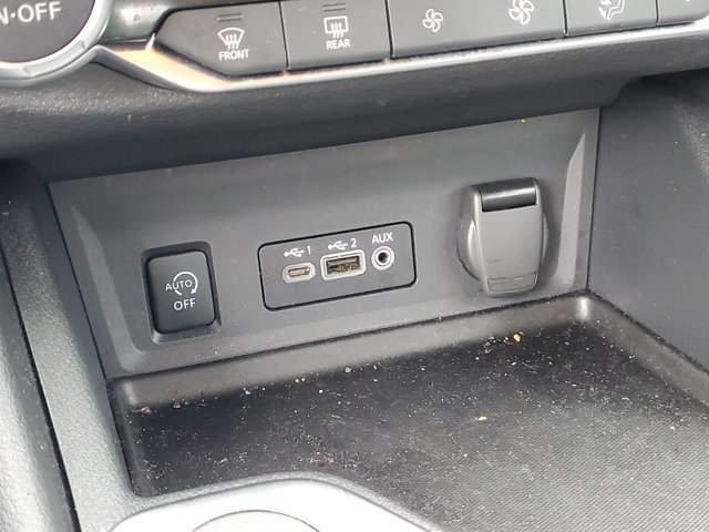 Certified 2025 Nissan Sentra SR FWD image 16
