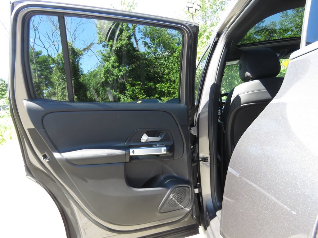 Used 2021 Mercedes-Benz GLB 250 4MATIC image 19