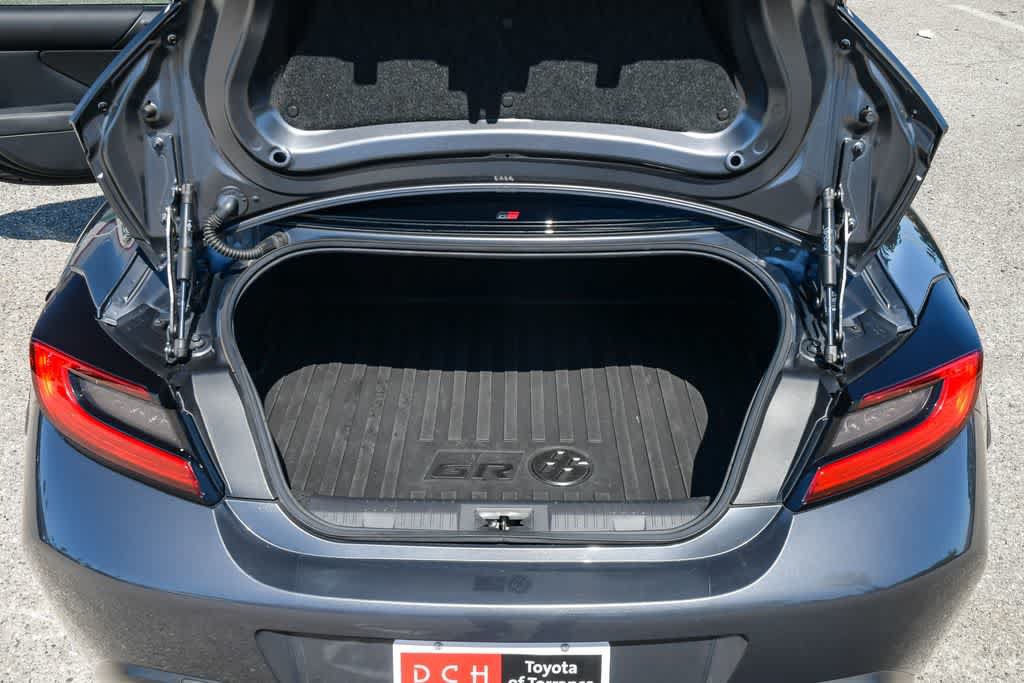 Used 2023 Toyota GR86 w/ ALL Weather Mat Package (TMS) RWD image 33