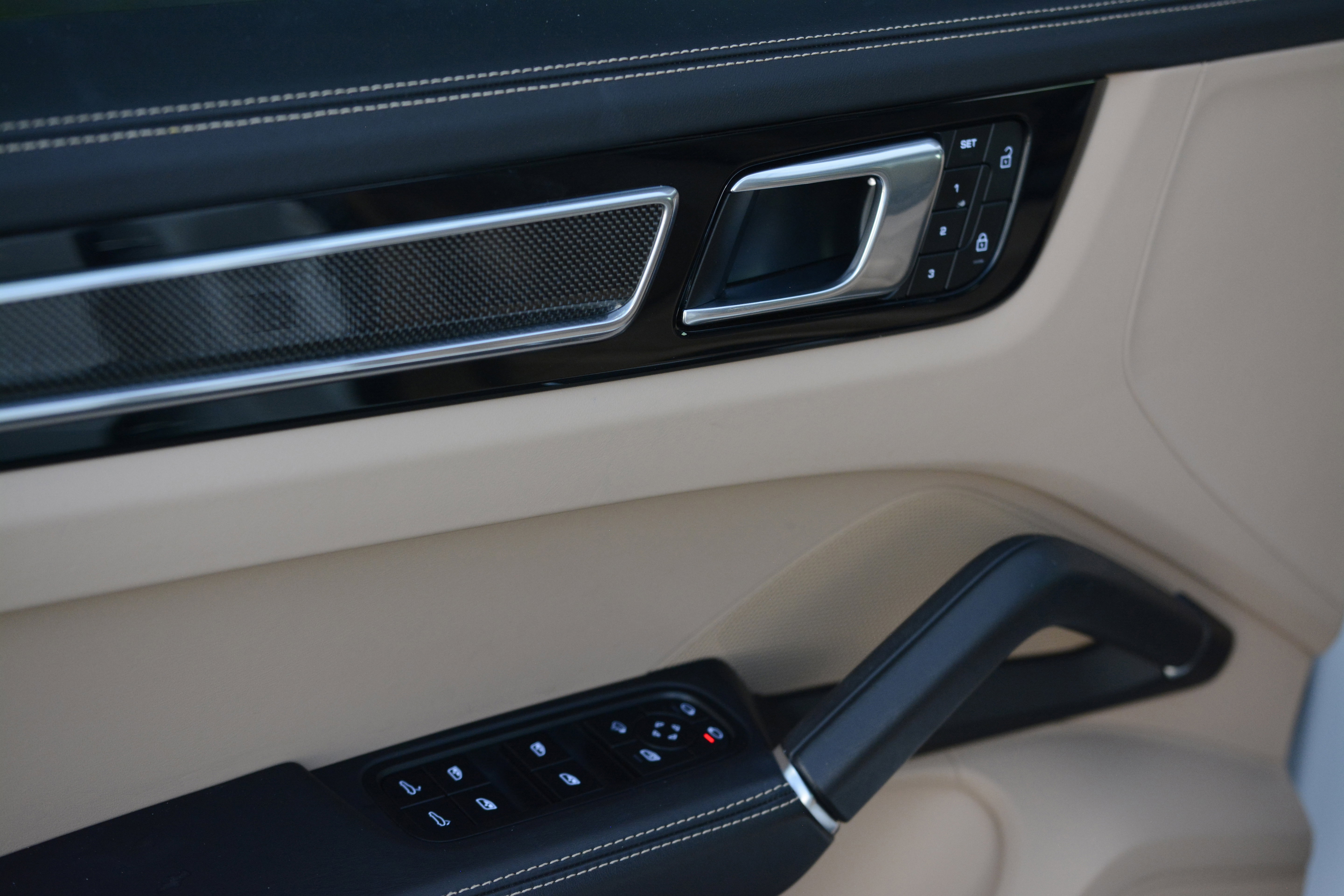 Certified 2023 Porsche Cayenne S Platinum image 14