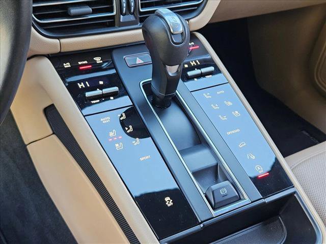 Used 2023 Porsche Macan image 12