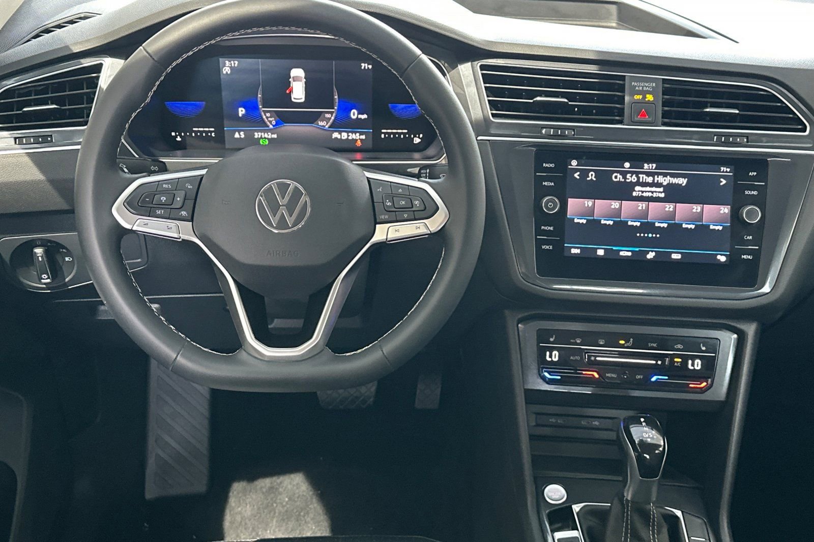 Certified 2023 Volkswagen Tiguan SE image 14