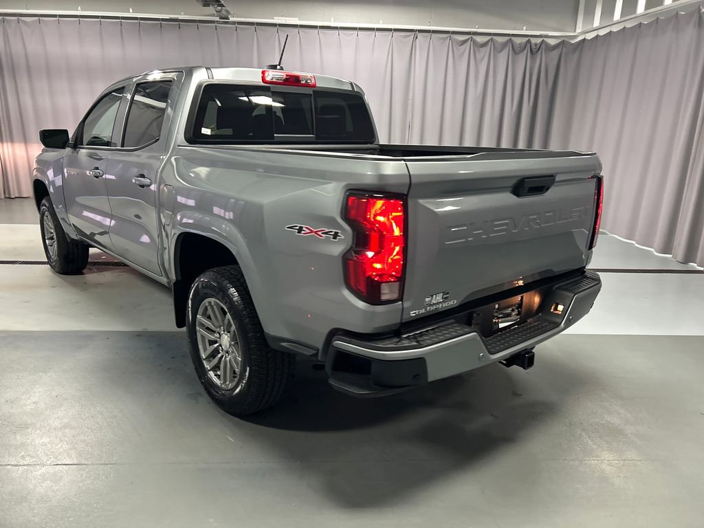 Used 2025 Chevrolet Colorado LT w/ Advanced Trailering Package AWD/4WD image 5