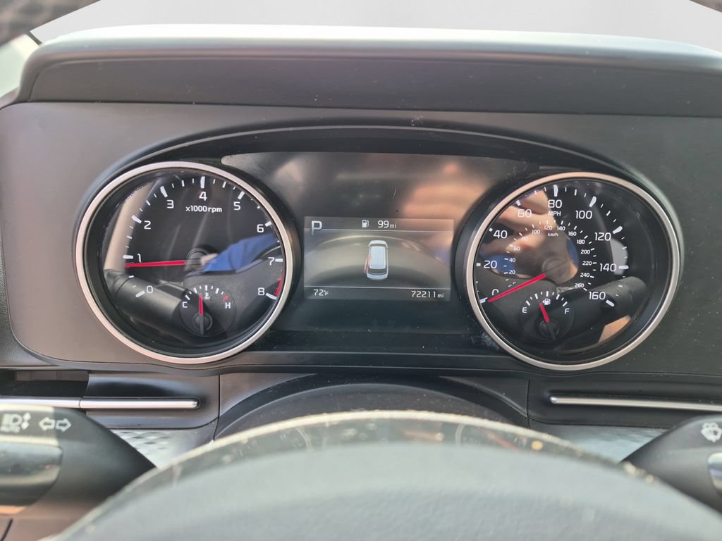Used 2023 Kia Carnival LX FWD image 14