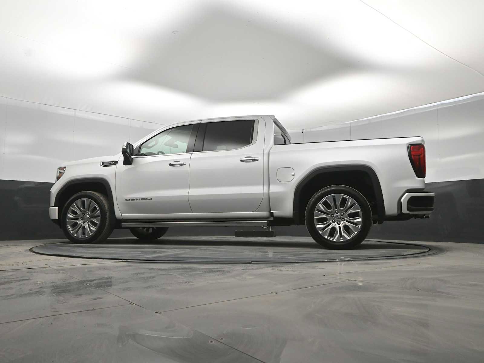 Used 2021 GMC Sierra 1500 Denali w/ Denali Premium Package AWD/4WD image 34