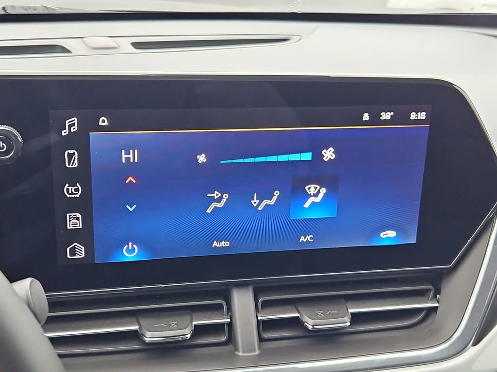 Certified 2025 Chevrolet Trax LT w/ LT Convenience Package image 18