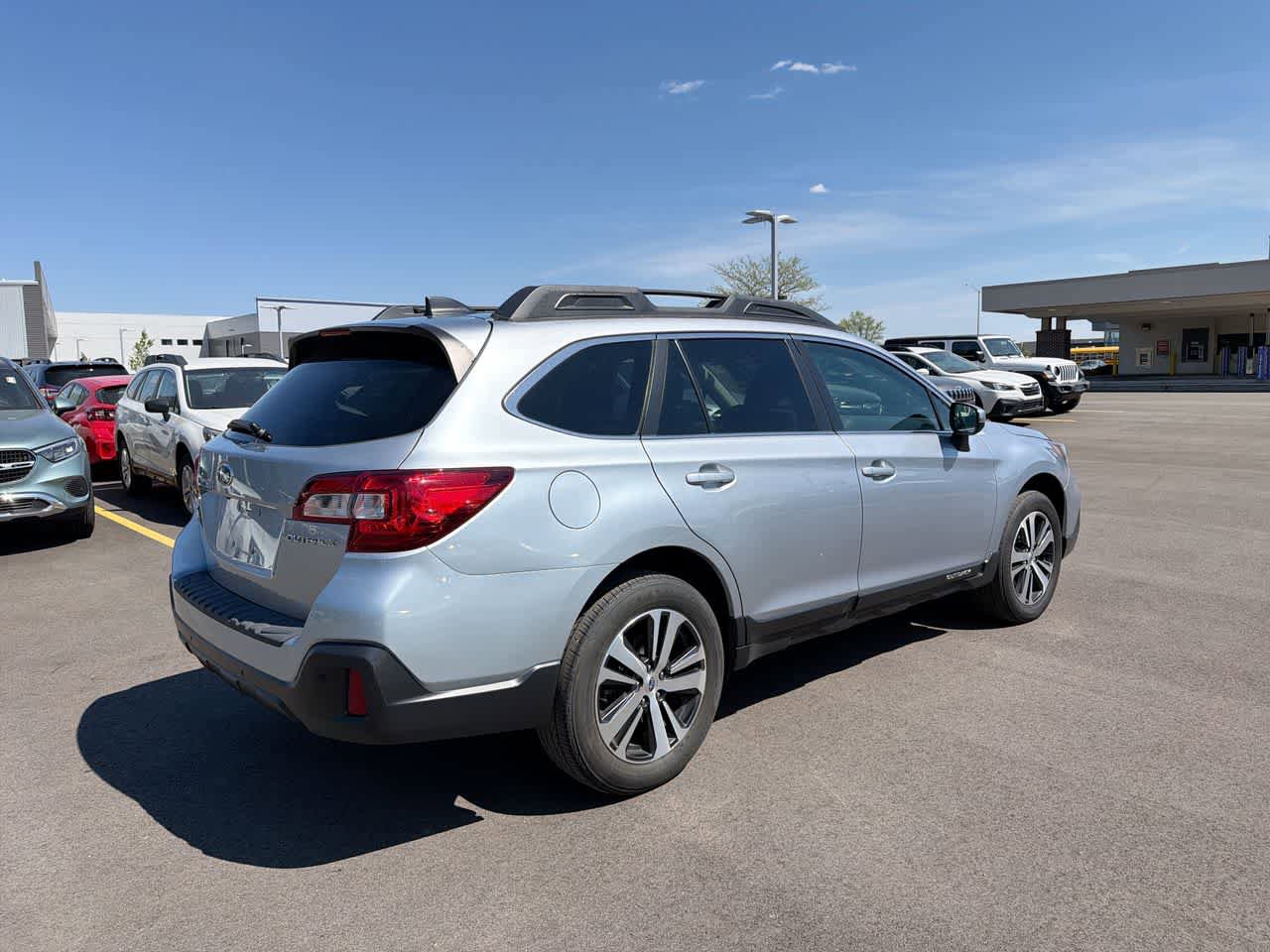 Used 2019 Subaru Outback 2.5i Limited AWD/4WD image 13