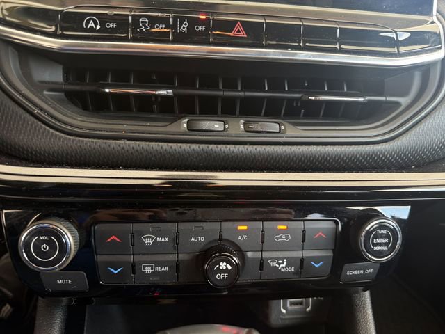 Used 2023 Jeep Compass Latitude w/ Sun and Sound Group AWD/4WD image 14