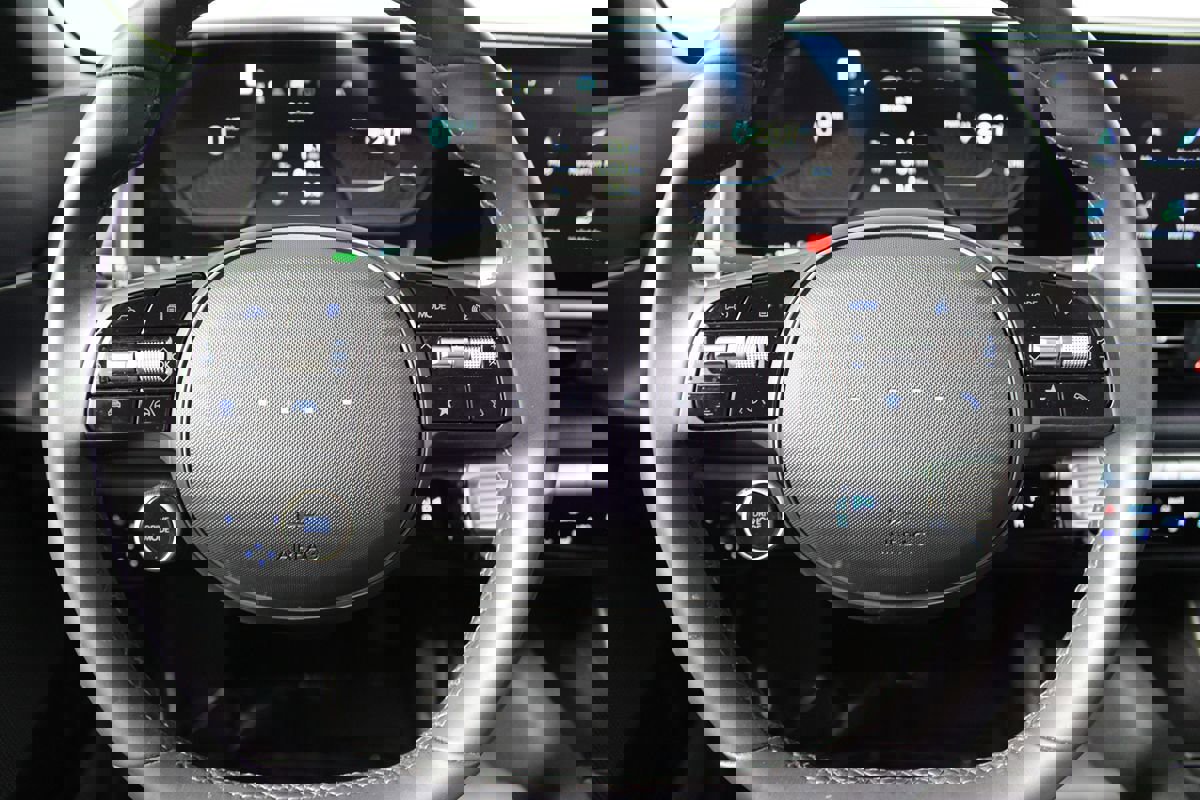 Used 2024 Hyundai Ioniq 6 SE image 12