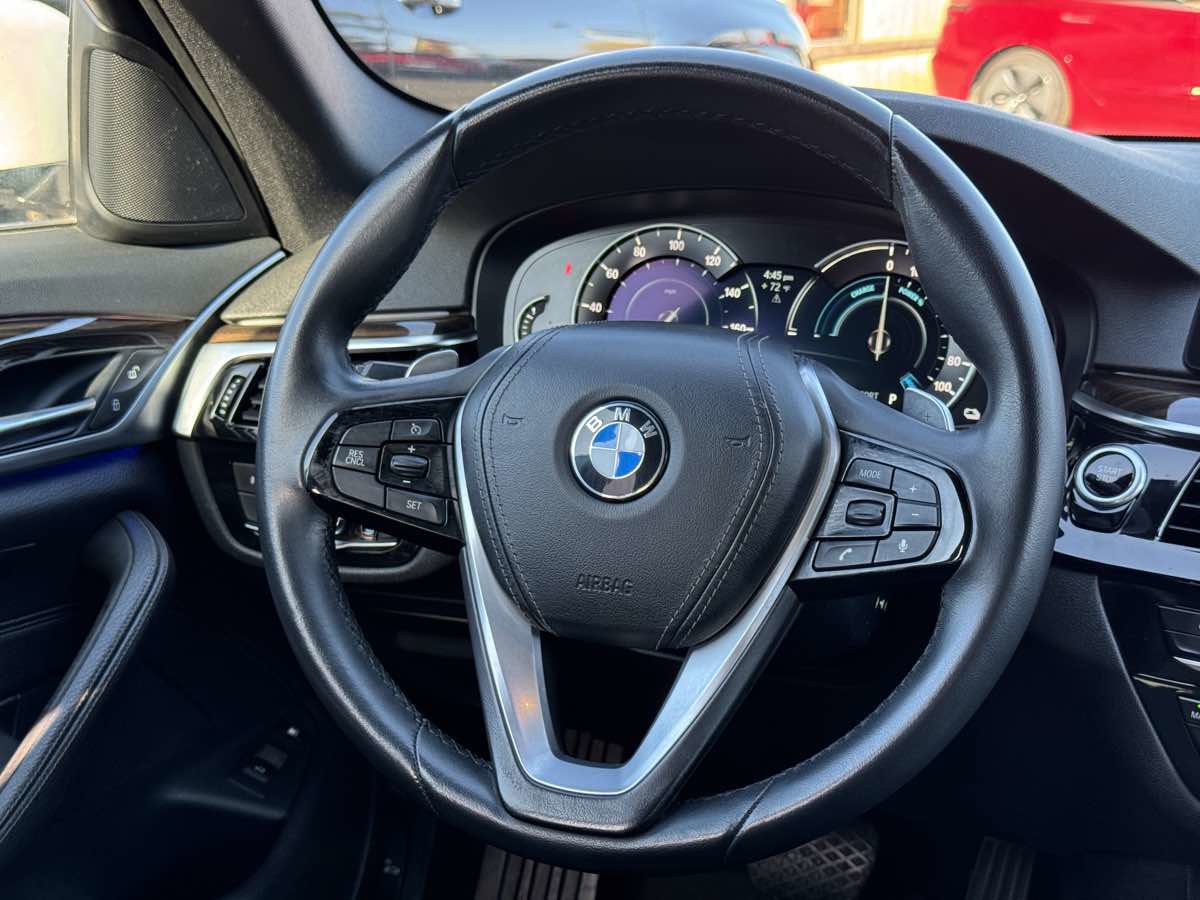 Used 2018 BMW 530e w/ Premium Package 2 image 25