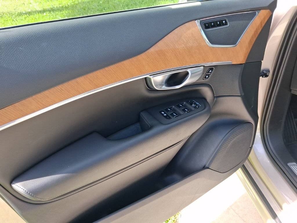 Certified 2024 Volvo XC90 B5 Plus w/ Protection Package Premier AWD/4WD image 15