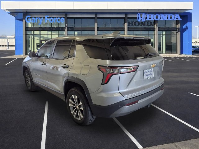 Used 2026 Chevrolet Equinox LT AWD/4WD image 3