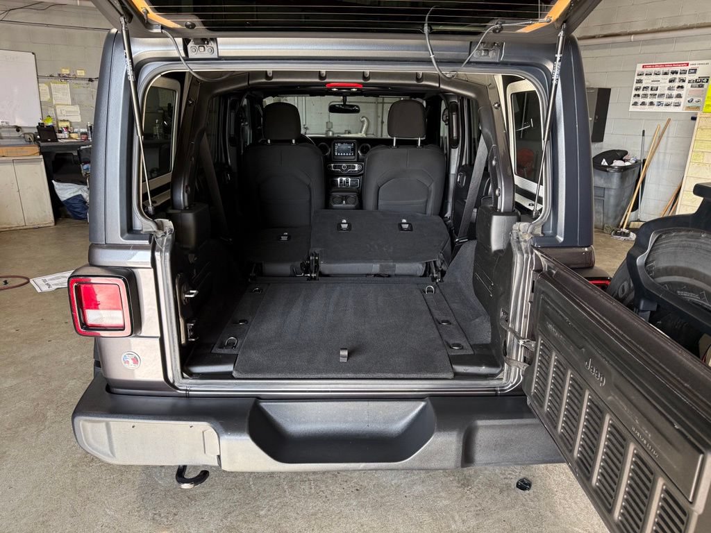 Used 2021 Jeep Wrangler Unlimited Sport AWD/4WD image 30