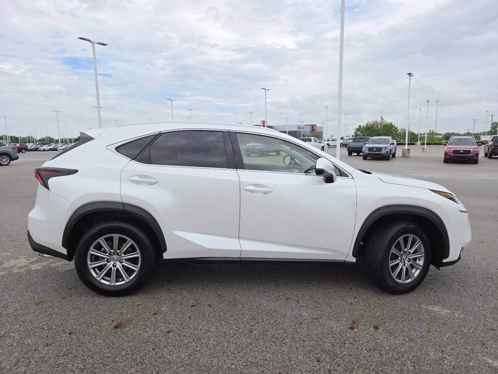 Used 2016 Lexus NX 200t FWD image 17