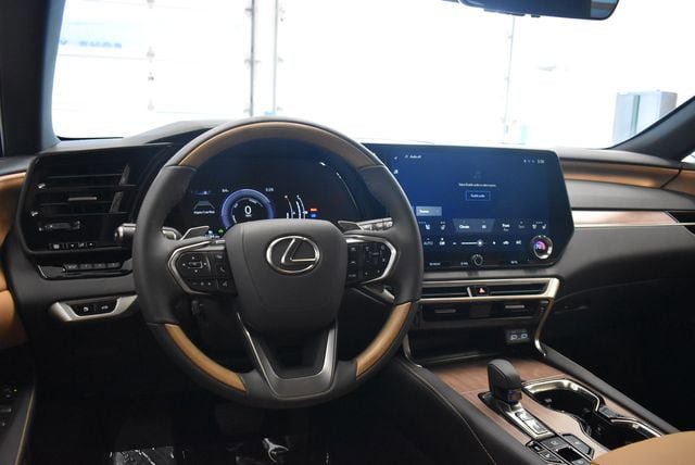 Used 2024 Lexus RX 350h w/ Accessory Package (Z1) AWD/4WD image 23