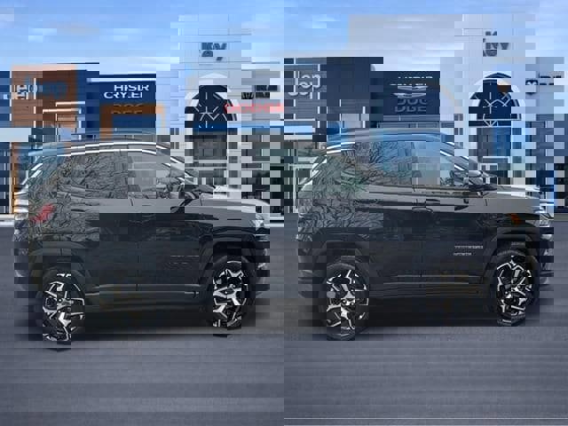 Used 2025 Jeep Compass Limited image 9