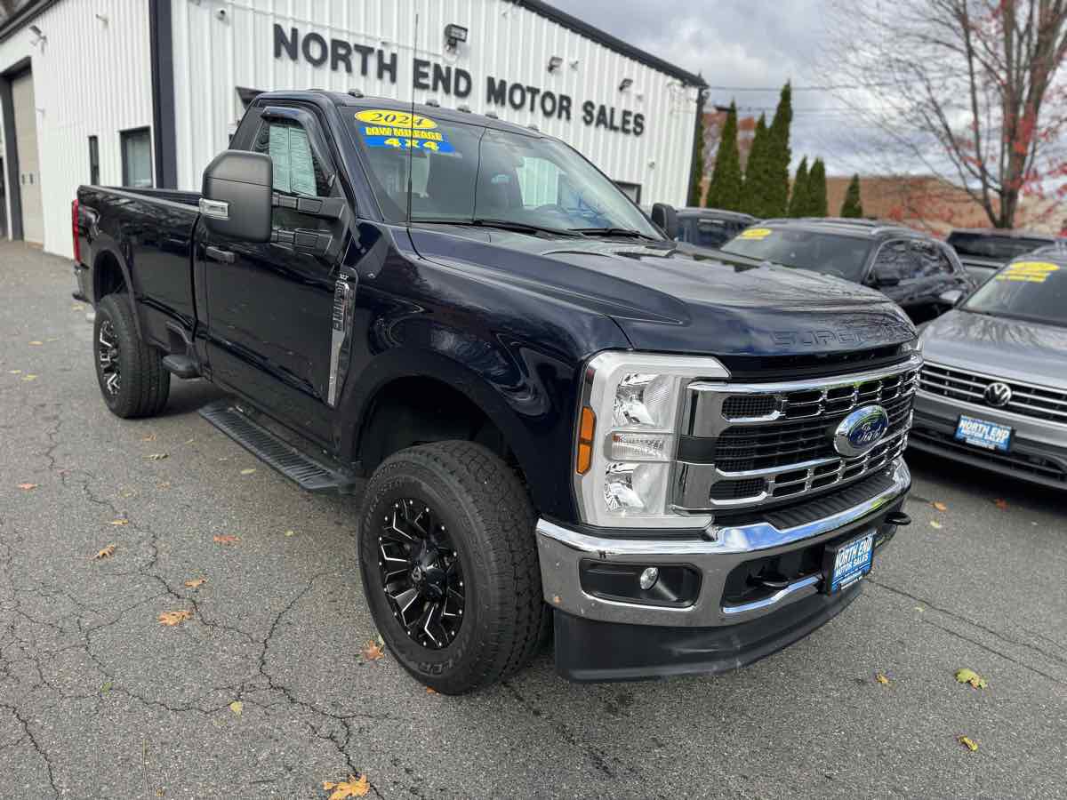 Used 2024 Ford F250 XLT w/ Snow Plow Prep Package image 4