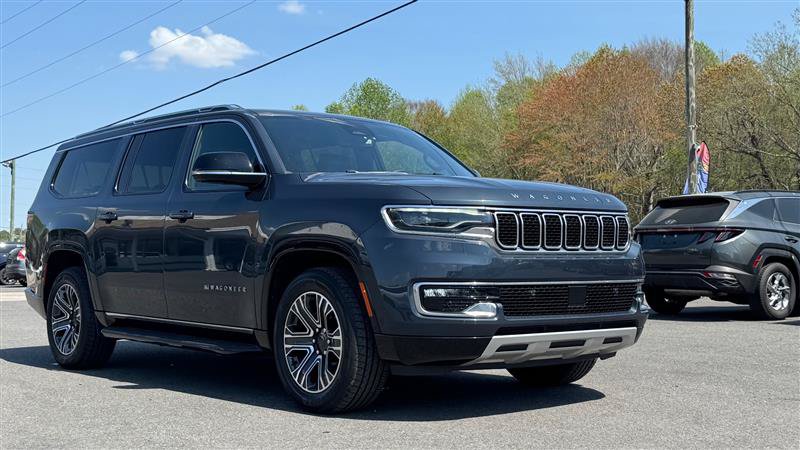 Used 2024 Jeep Wagoneer L Series II w/ Flexible Seating Group RWD image 4