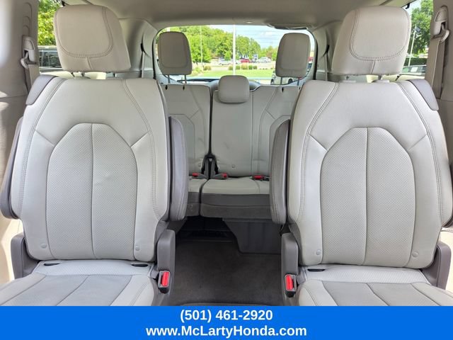 Used 2019 Chrysler Pacifica Touring-L Plus w/ Advanced Safetytec Group FWD image 10