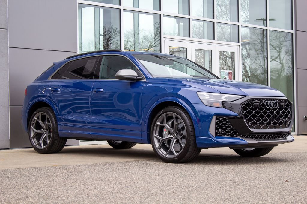 Used 2025 Audi RS Q8 performance image 3