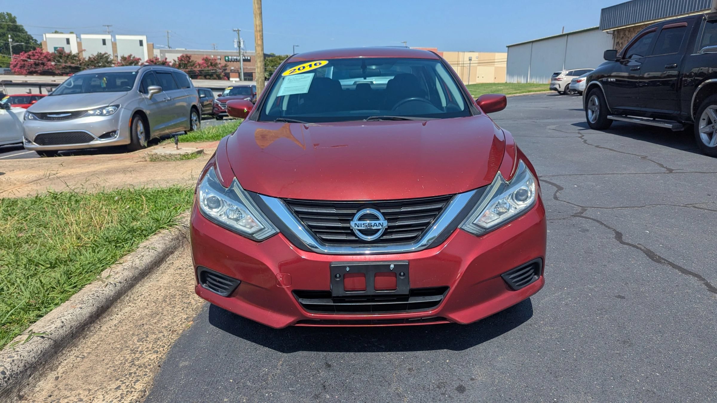 Used 2016 Nissan Altima 2.5 S w/ Power Driver Seat Package FWD image 2