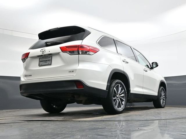 Used 2019 Toyota Highlander XLE image 29