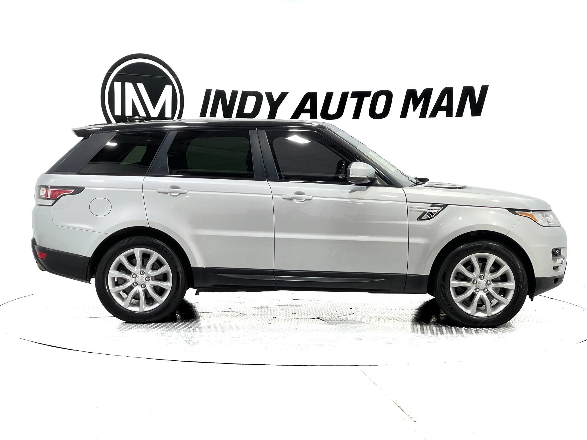 Used 2017 Land Rover Range Rover Sport HSE AWD/4WD image 3