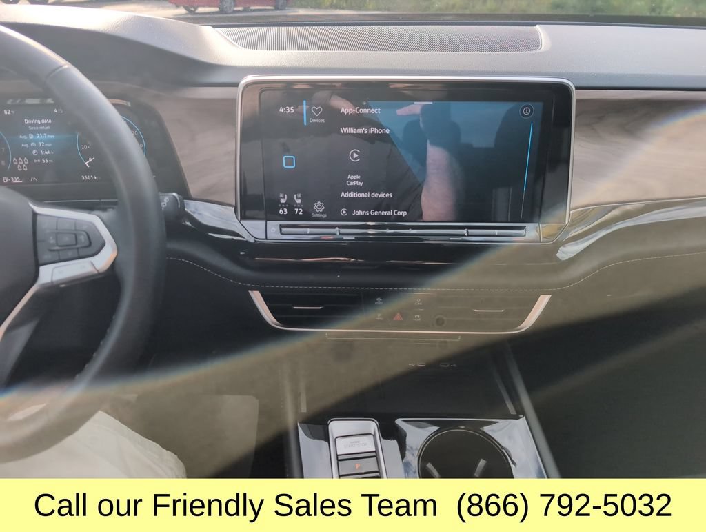 Used 2025 Volkswagen Atlas SE AWD/4WD image 19