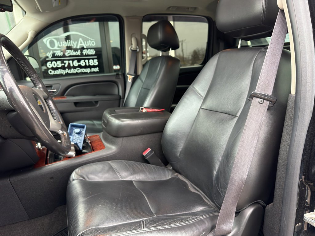 Used 2012 Chevrolet Avalanche LTZ image 16