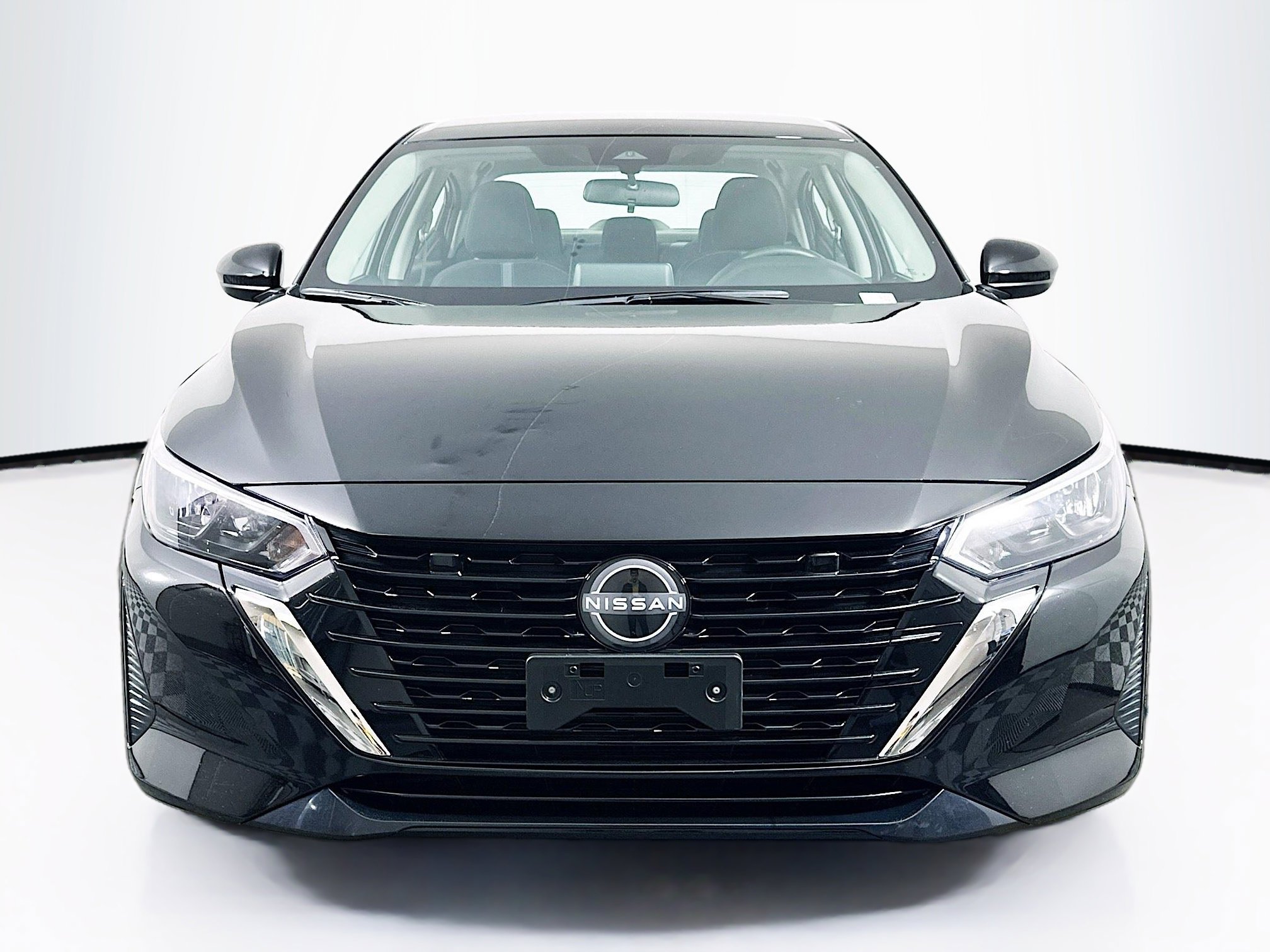 Used 2025 Nissan Sentra SV image 2