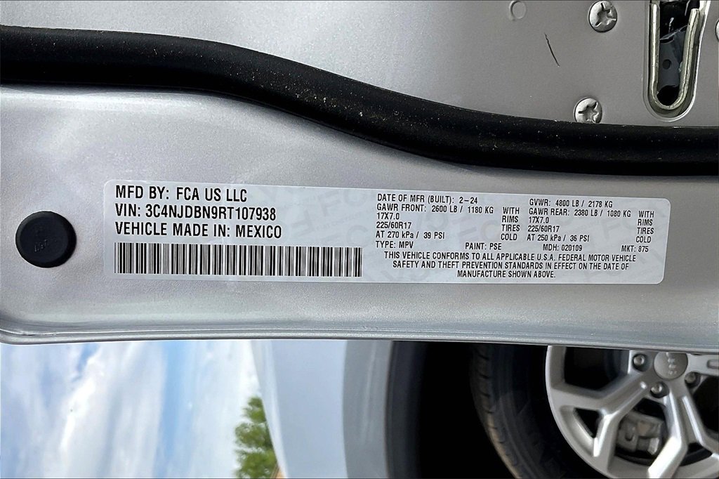 New 2024 Jeep Compass Latitude image 13