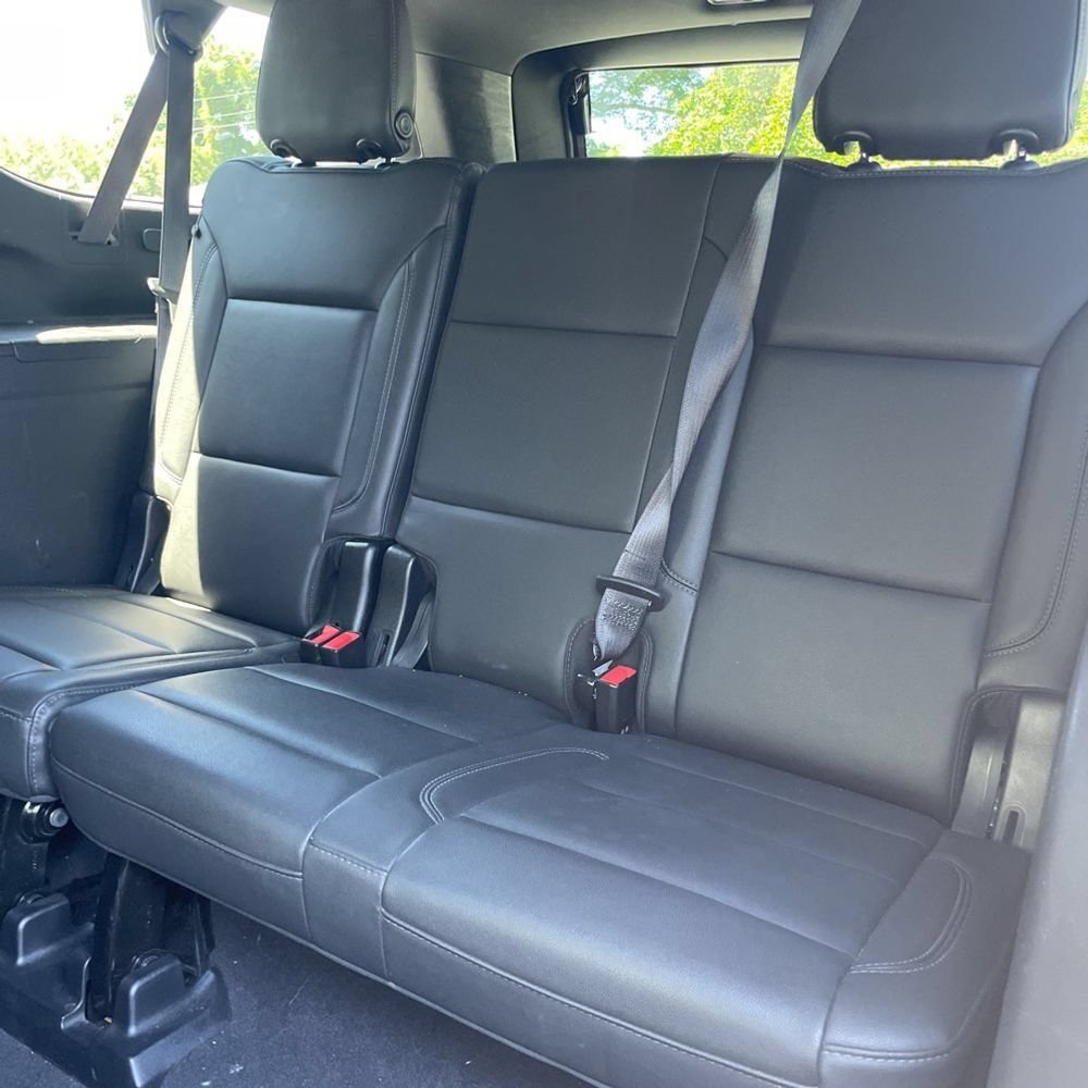 Used 2022 Chevrolet Suburban LT AWD/4WD image 16
