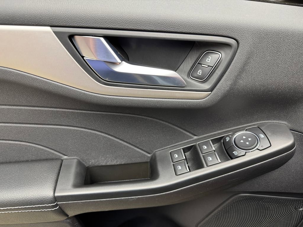 Certified 2022 Ford Escape SEL image 11