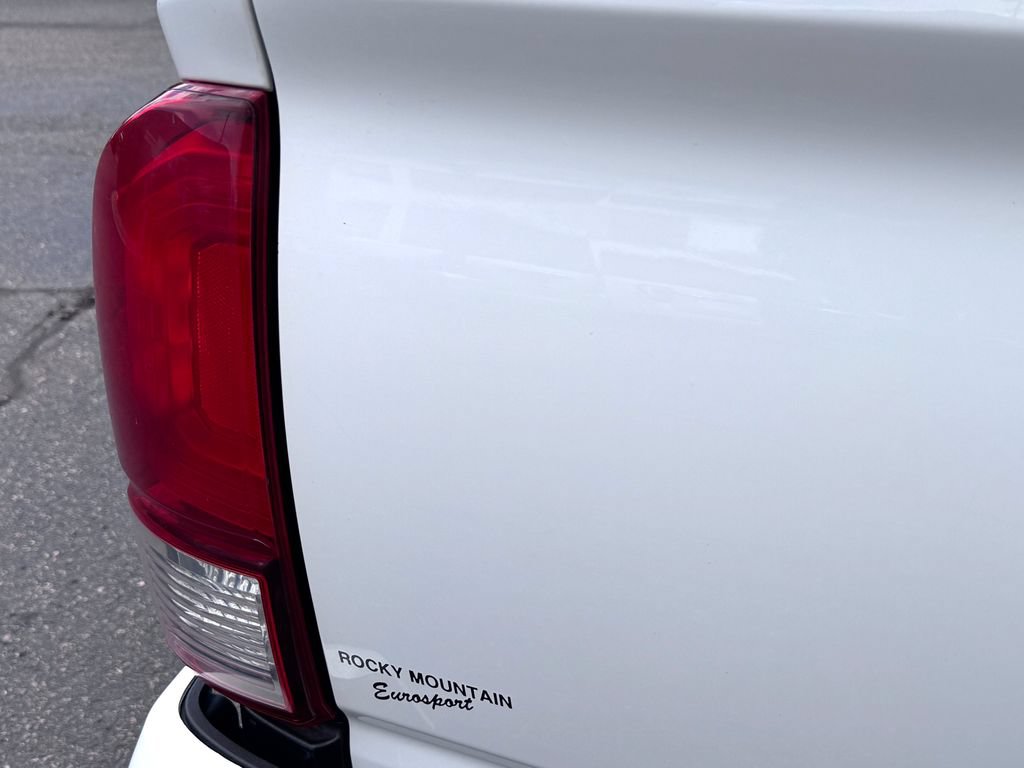 Used 2018 Toyota Tacoma TRD Off-Road w/ Technology Package AWD/4WD image 7