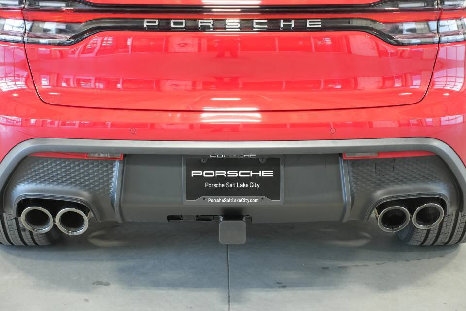 Certified 2026 Porsche Macan AWD/4WD image 41