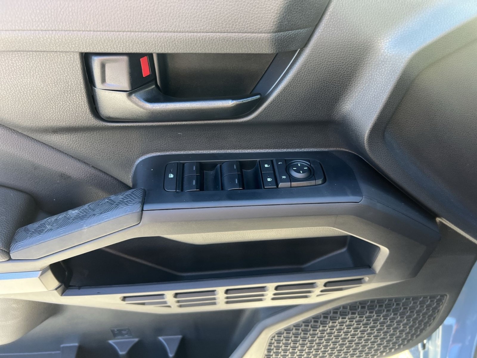 Used 2026 Toyota Tacoma SR5 AWD/4WD image 14