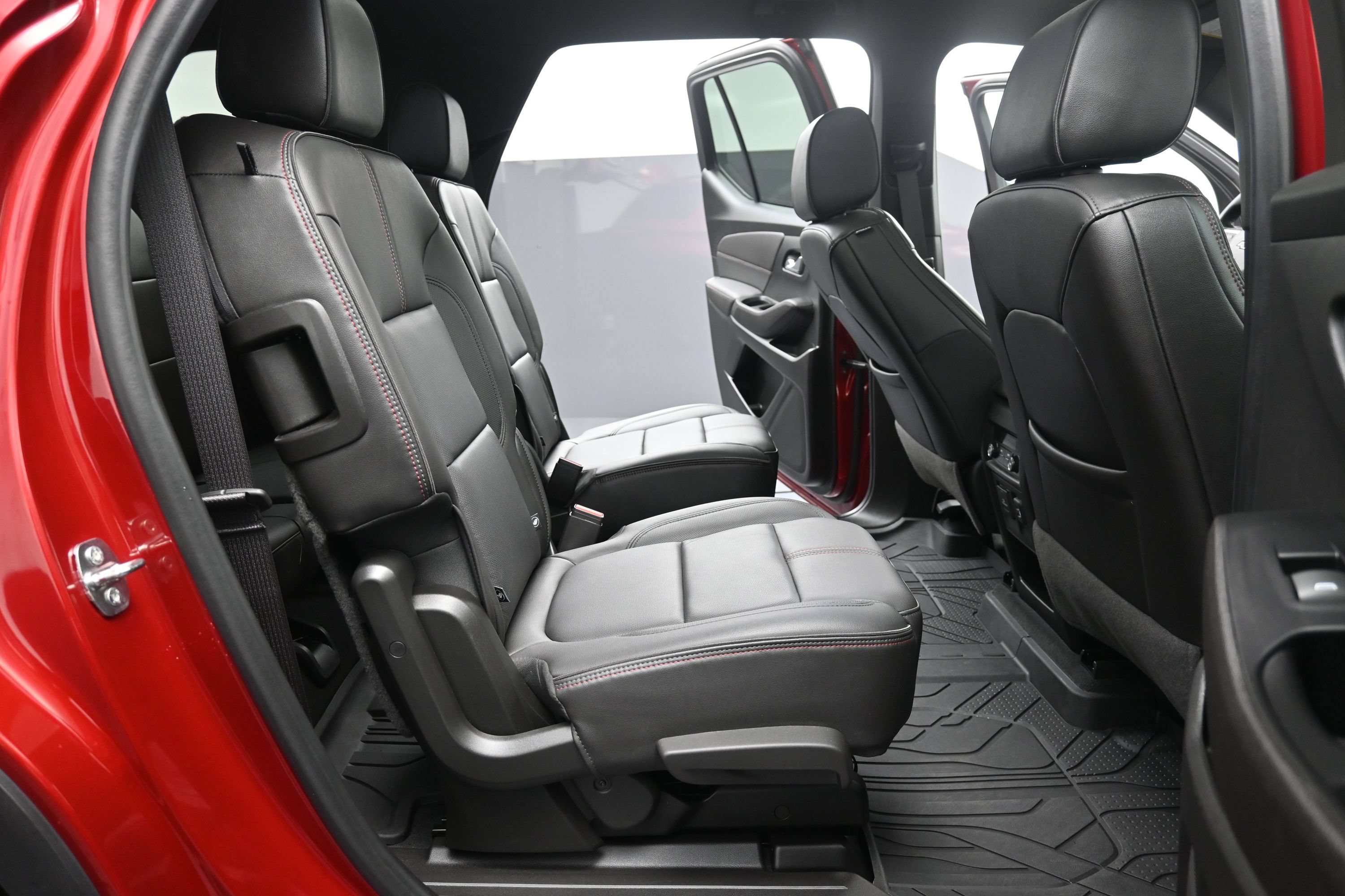 Used 2023 Chevrolet Traverse RS w/ LPO, Floor Liner Package AWD/4WD image 21