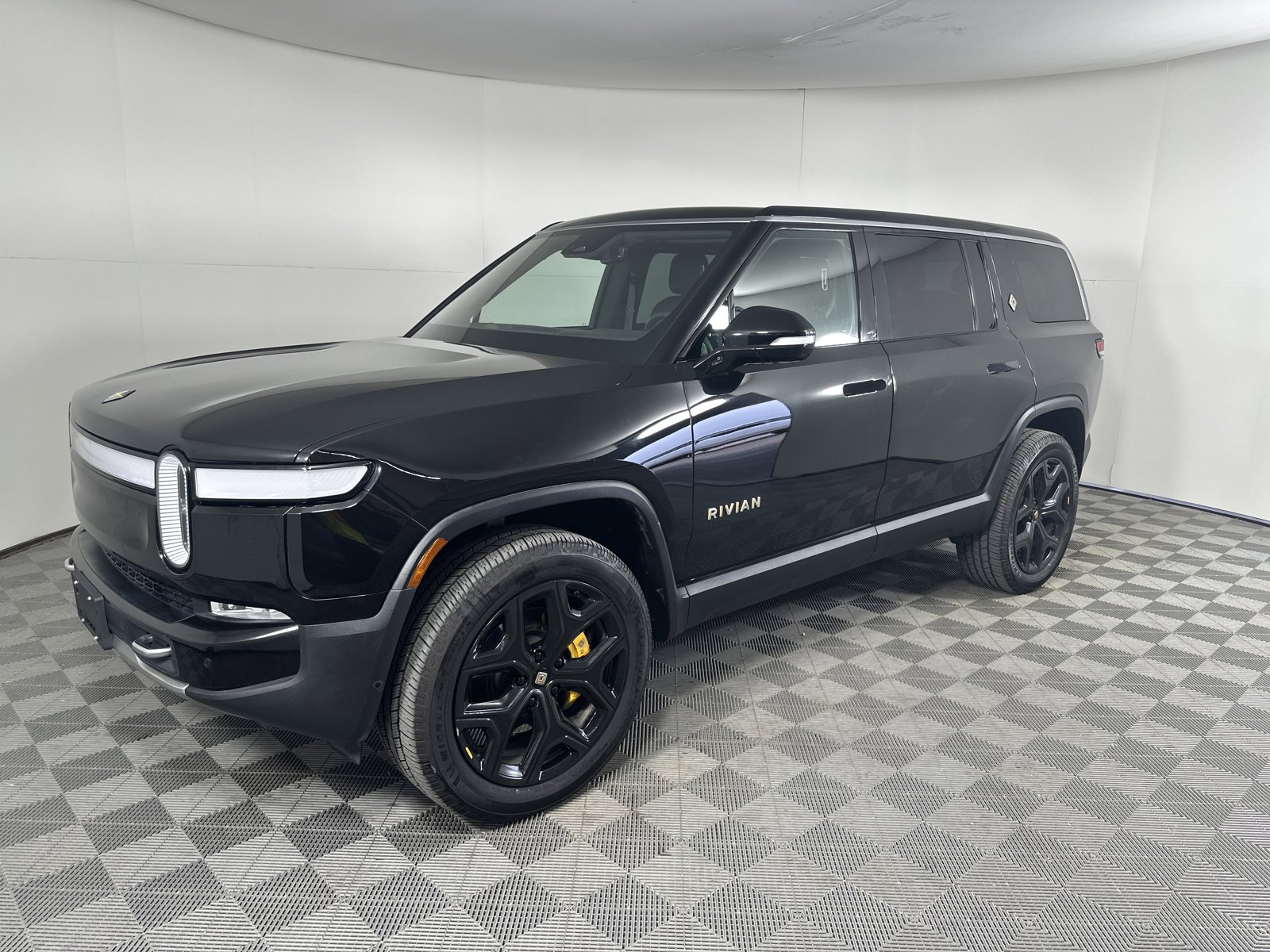 Used 2022 Rivian R1S Launch Edition