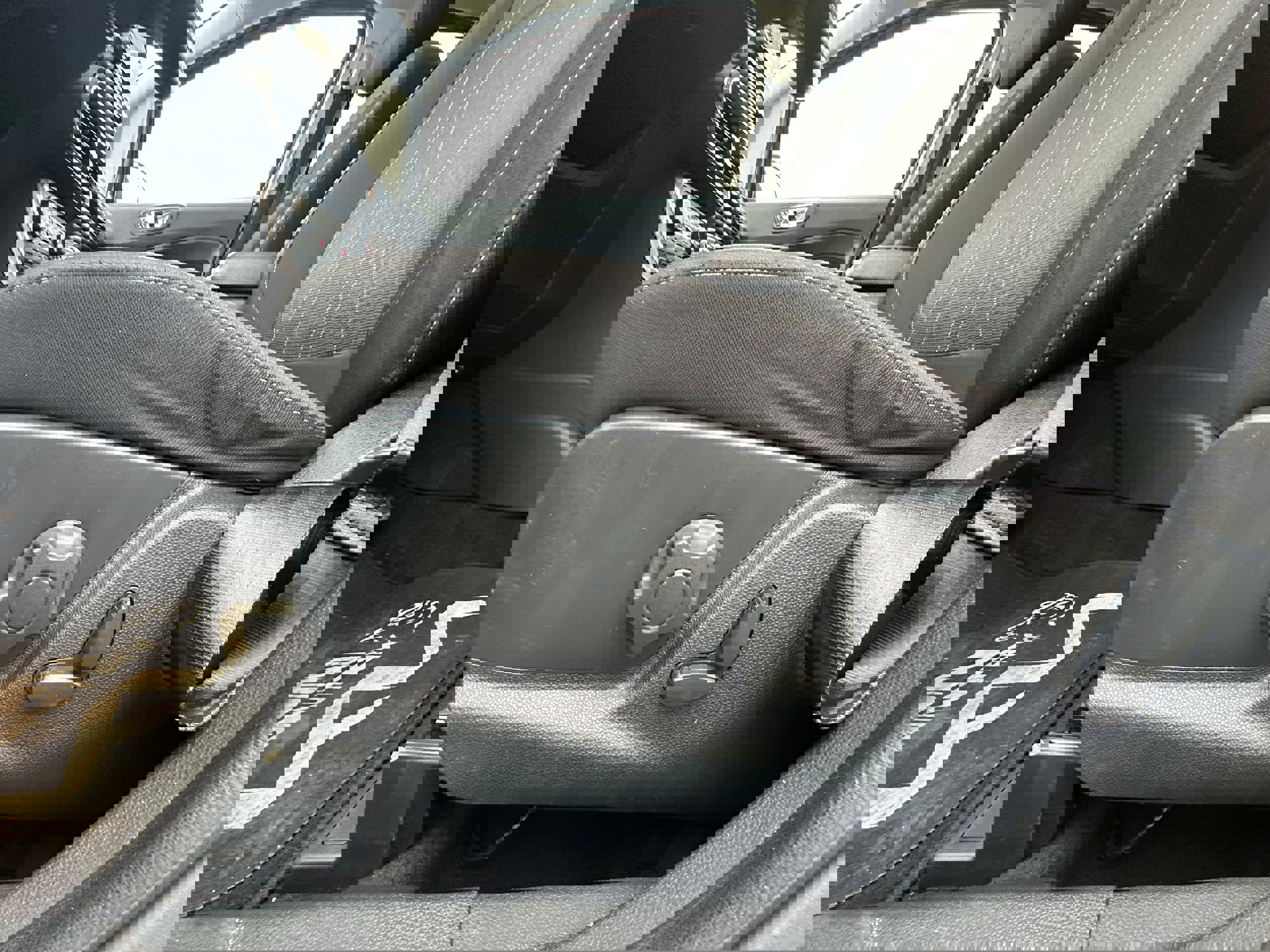 Used 2018 Ford EcoSport SE image 26