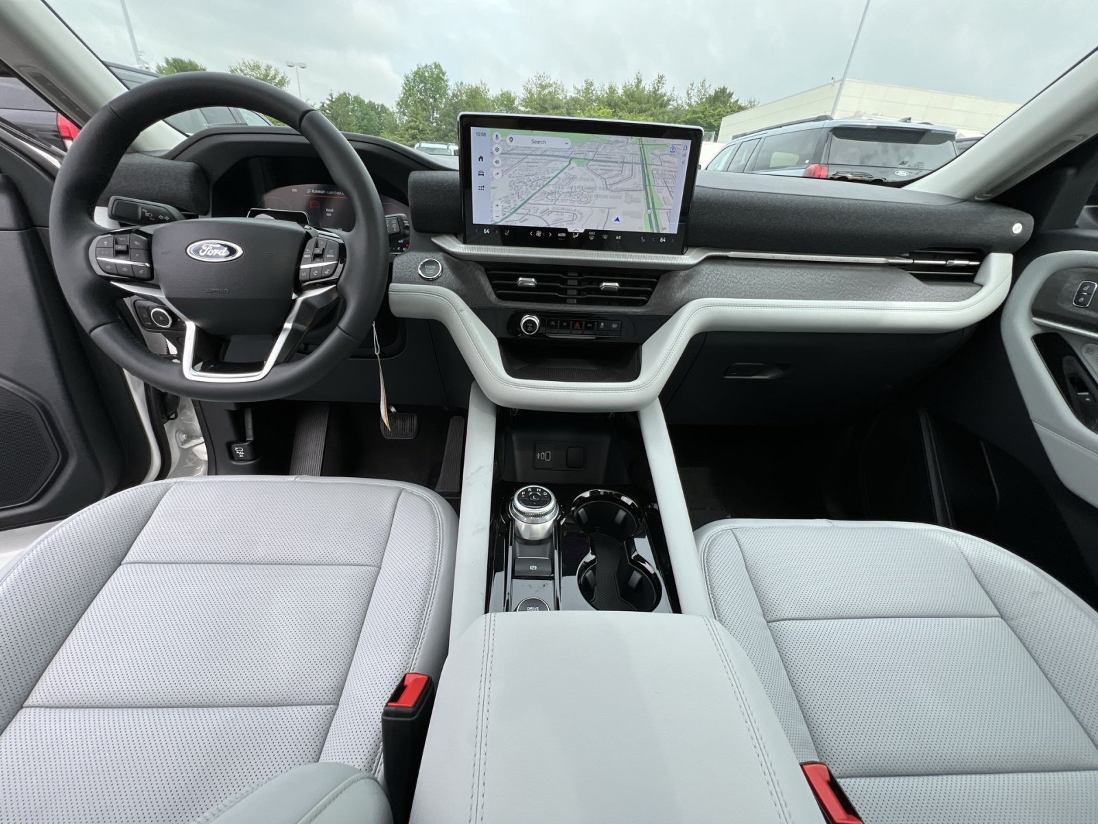 New 2026 Ford Explorer Platinum w/ LUX Leather Package AWD/4WD image 31