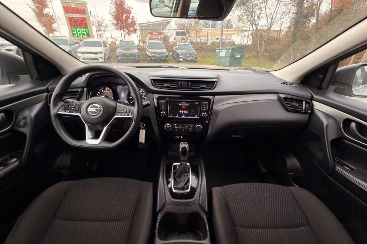 Used 2021 Nissan Rogue Sport S image 11