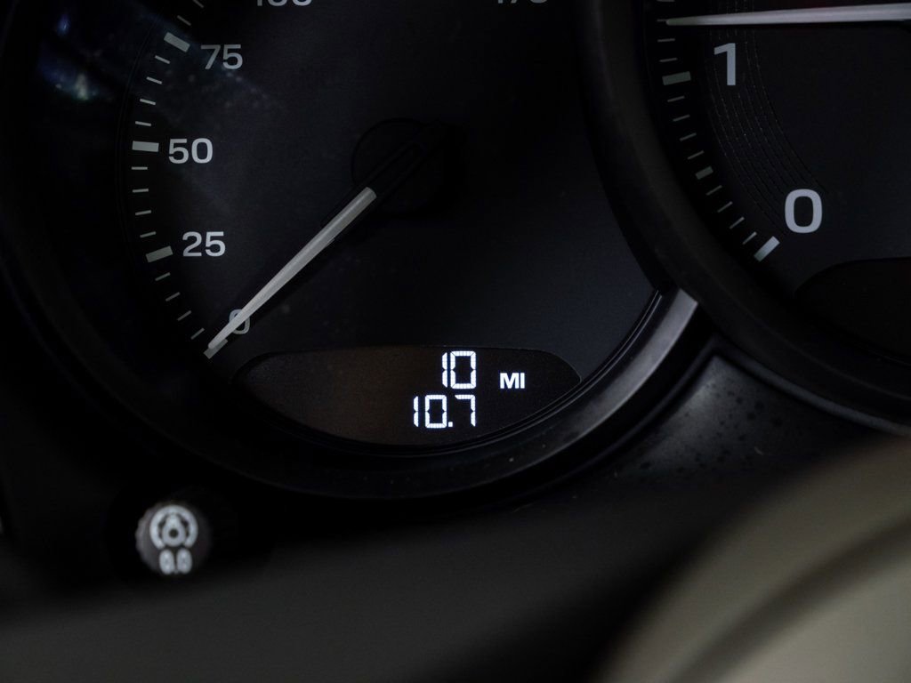 New 2026 Porsche Macan image 12