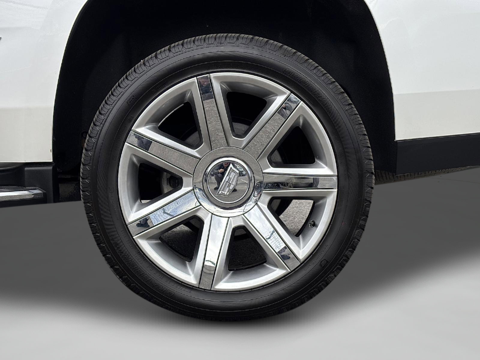 Used 2020 Cadillac Escalade Luxury AWD/4WD image 14