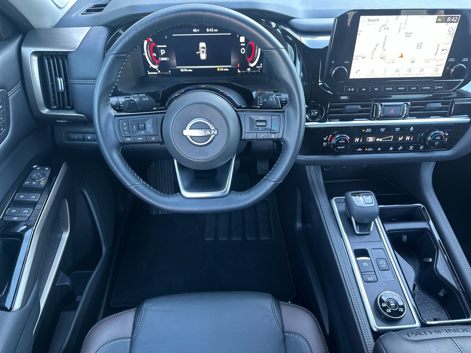 Used 2025 Nissan Pathfinder Platinum image 15