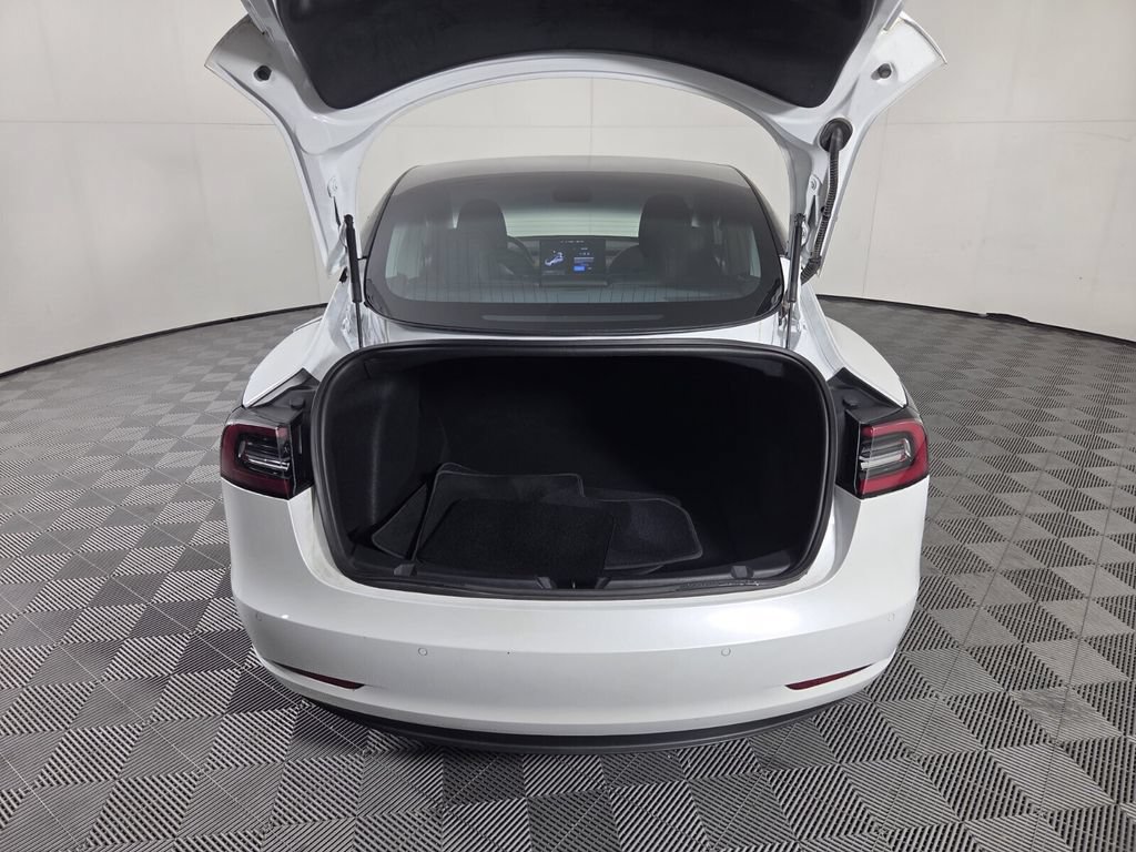 Used 2020 Tesla Model 3 Standard Range Plus RWD image 24