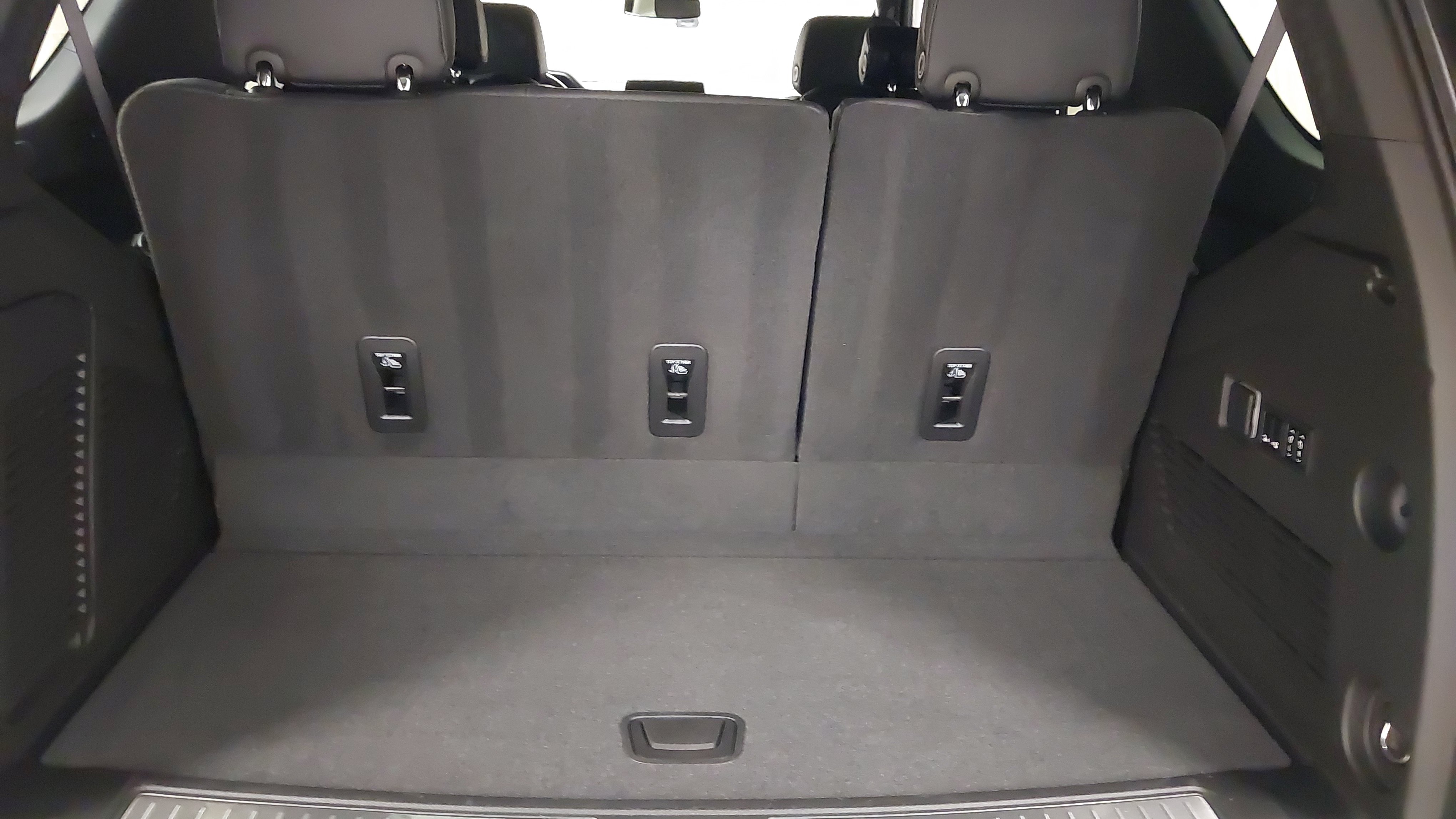 Used 2022 Chevrolet Tahoe RST w/ Luxury Package AWD/4WD image 27
