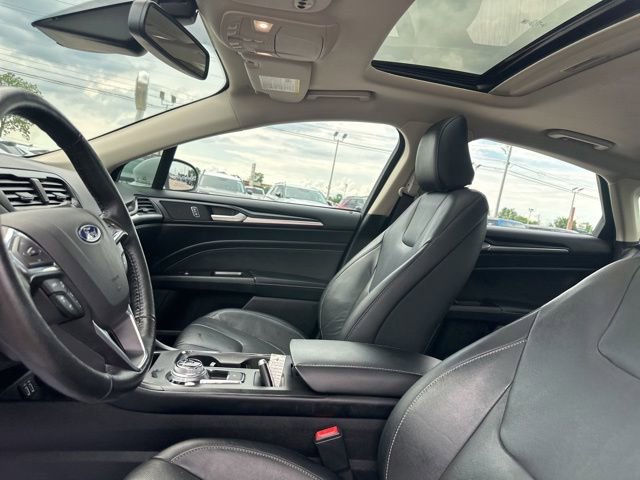 Used 2020 Ford Fusion Titanium AWD/4WD image 28